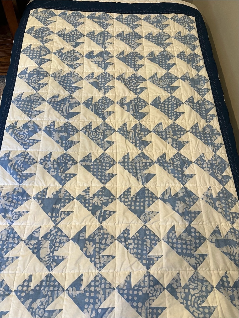 Light Blue and White Quilted Bed Throw - Classic Pattern - 50x70 - Picture 3 of 10